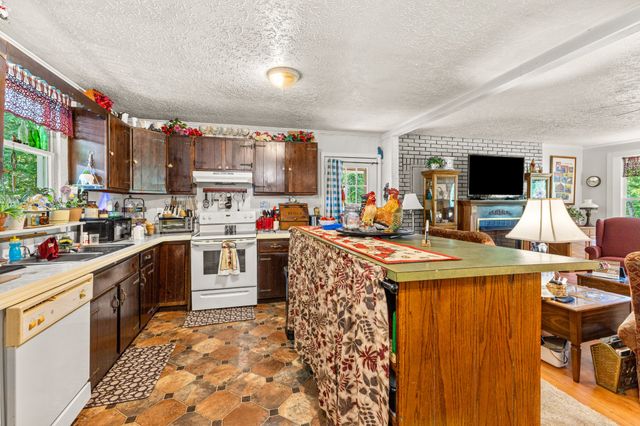 1611 Harpeth Xing, Ashland City, TN 37015