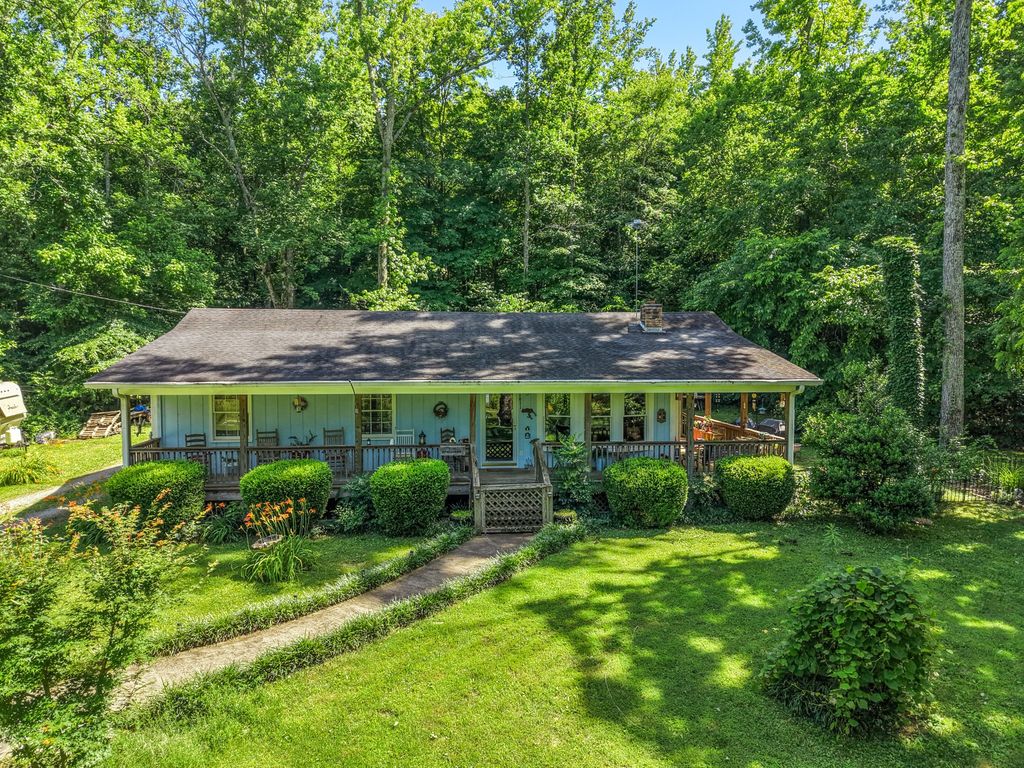 1611 Harpeth Xing, Ashland City, TN 37015