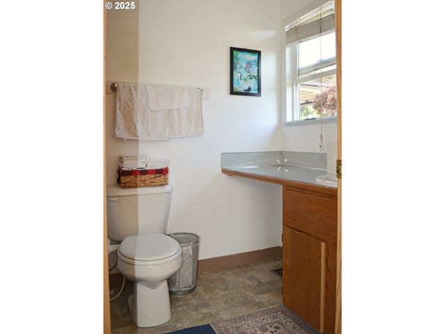 806 Se 151ST Ave, Portland, OR 97233