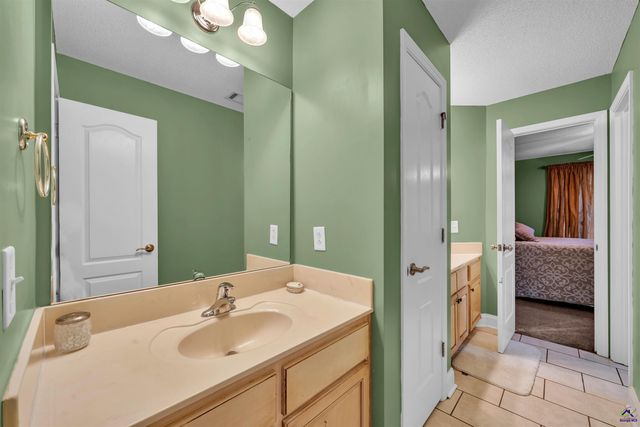 103 Dove Stone Court, Bonaire, GA 31005