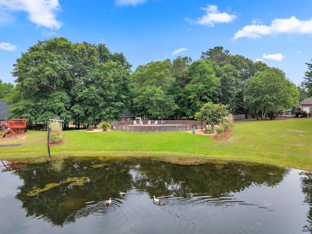 103 Dove Stone Court, Bonaire, GA 31005