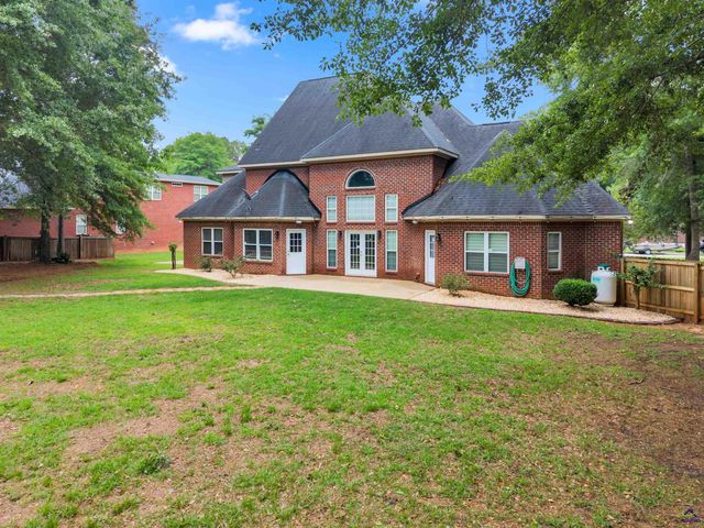 103 Dove Stone Court, Bonaire, GA 31005