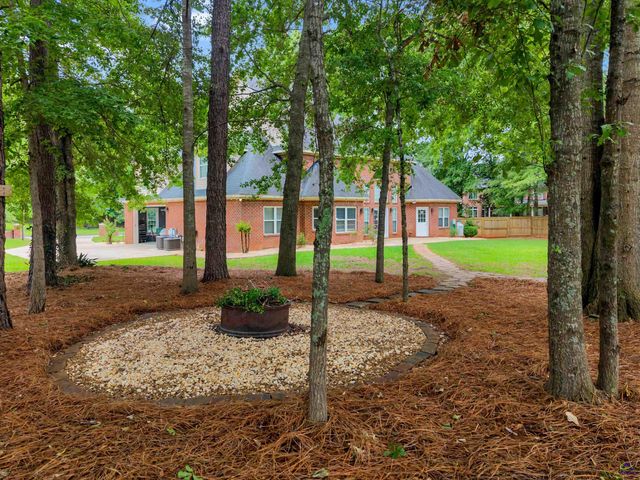 103 Dove Stone Court, Bonaire, GA 31005