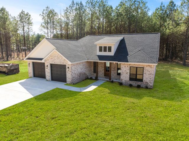 585 J C Burt Rd., Hattiesburg, MS 39401