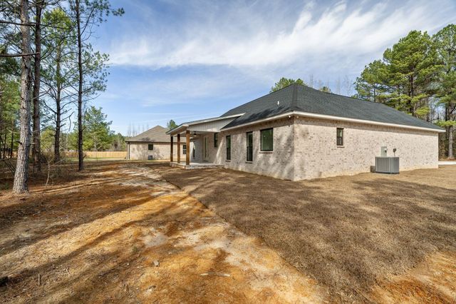 585 J C Burt Rd., Hattiesburg, MS 39401