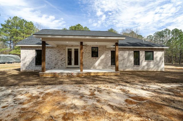 585 J C Burt Rd., Hattiesburg, MS 39401