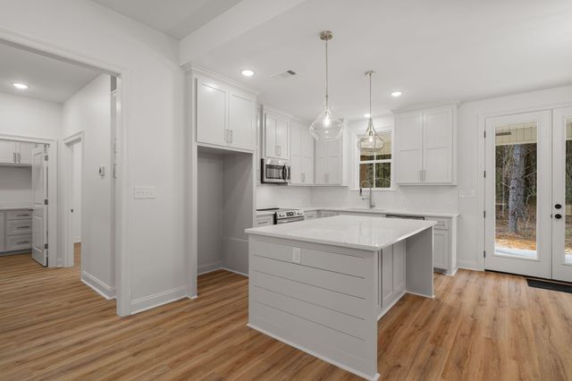 585 J C Burt Rd., Hattiesburg, MS 39401