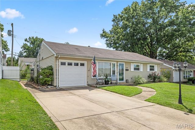 6334 Hurstgreen Lane, Affton, MO 63123