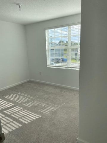 622 Papillon Street SW, Palm Bay, FL 32908