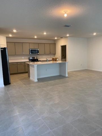 622 Papillon Street SW, Palm Bay, FL 32908