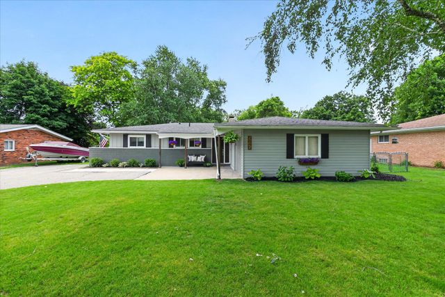 5845 OLYMPIC Parkway, Waterford Twp, MI 48329