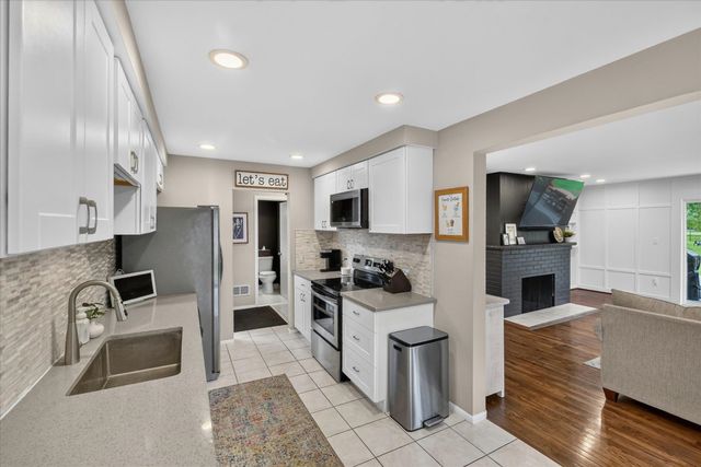 5845 OLYMPIC Parkway, Waterford Twp, MI 48329