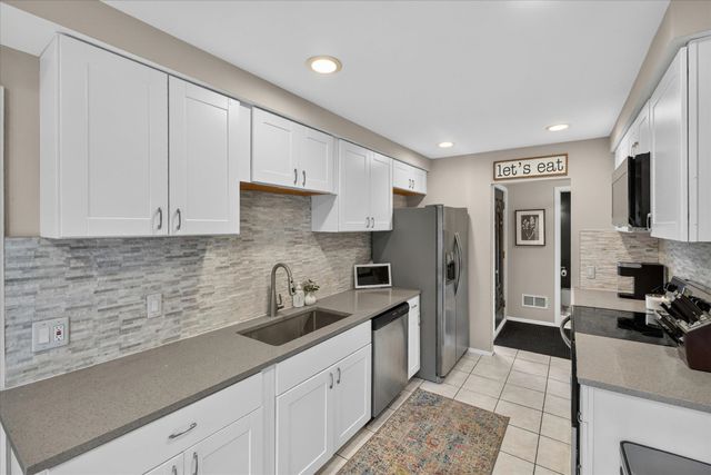 5845 OLYMPIC Parkway, Waterford Twp, MI 48329