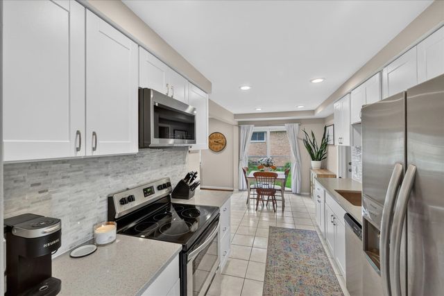 5845 OLYMPIC Parkway, Waterford Twp, MI 48329