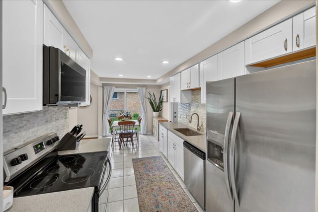5845 OLYMPIC Parkway, Waterford Twp, MI 48329