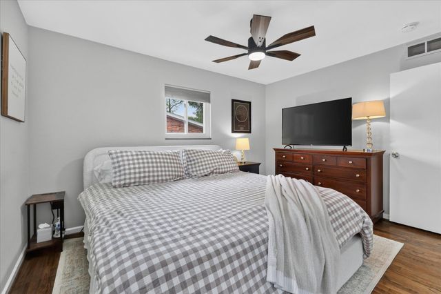 5845 OLYMPIC Parkway, Waterford Twp, MI 48329