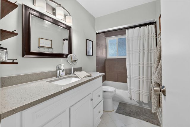 5845 OLYMPIC Parkway, Waterford Twp, MI 48329