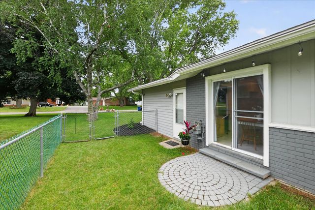 5845 OLYMPIC Parkway, Waterford Twp, MI 48329