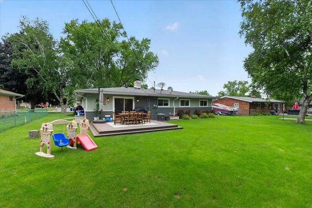 5845 OLYMPIC Parkway, Waterford Twp, MI 48329