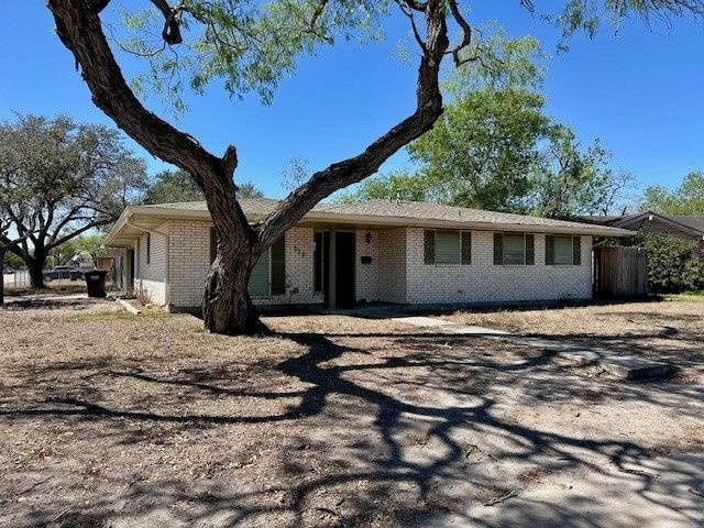 829 Inez St, Kingsville, TX 78363