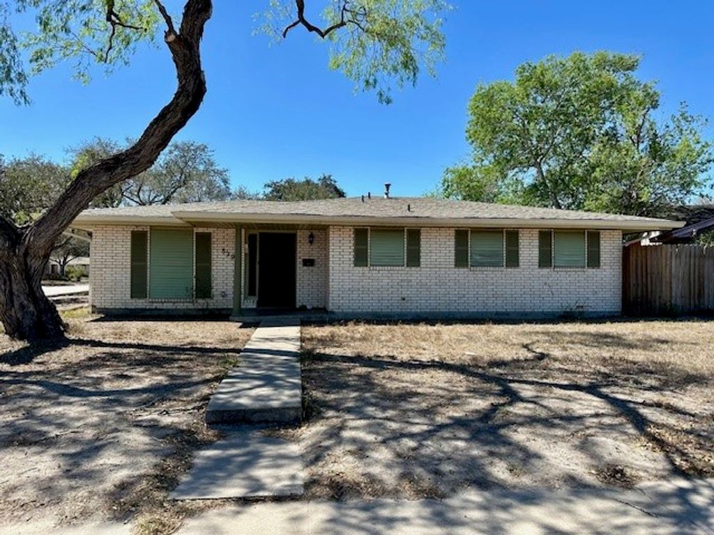 829 Inez St, Kingsville, TX 78363