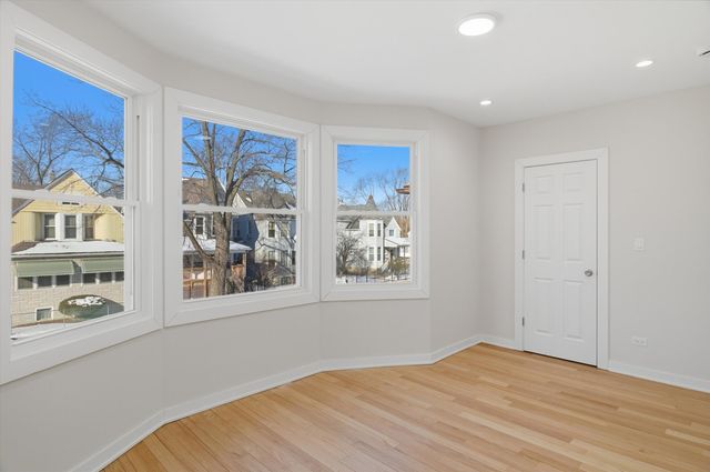 821 N Lockwood Avenue, Chicago, IL 60651