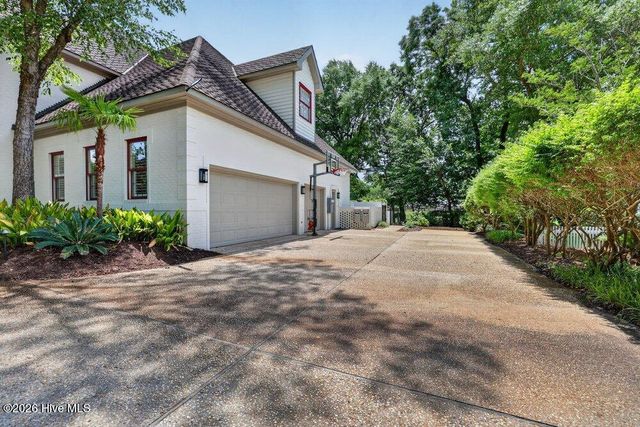 1511 Pembroke Jones Drive, Wilmington, NC 28405