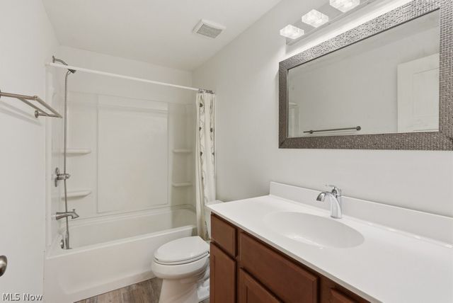 3931 Lake Run Boulevard, Stow, OH 44224