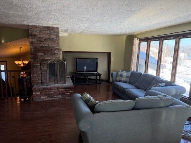 1 Bruce St, Avon, MA 02322