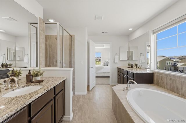 7940 S Blackstone Parkway, Aurora, CO 80016