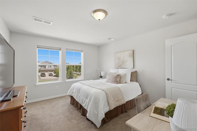 7940 S Blackstone Parkway, Aurora, CO 80016