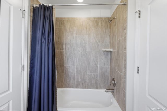 7940 S Blackstone Parkway, Aurora, CO 80016