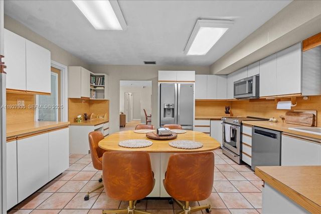 232 NW 15th St, Homestead, FL 33030