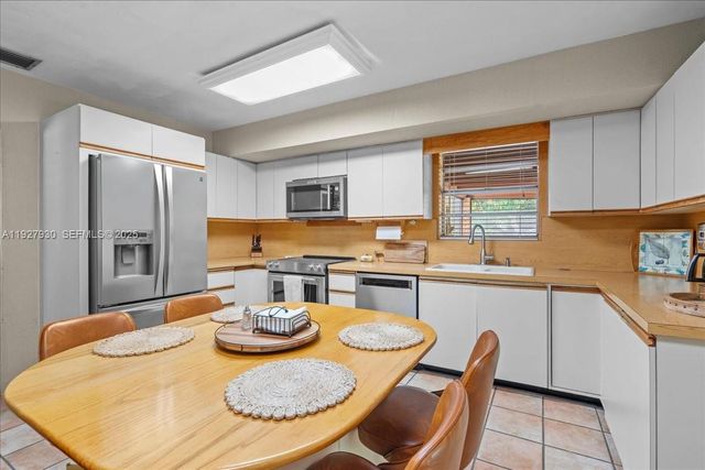 232 NW 15th St, Homestead, FL 33030