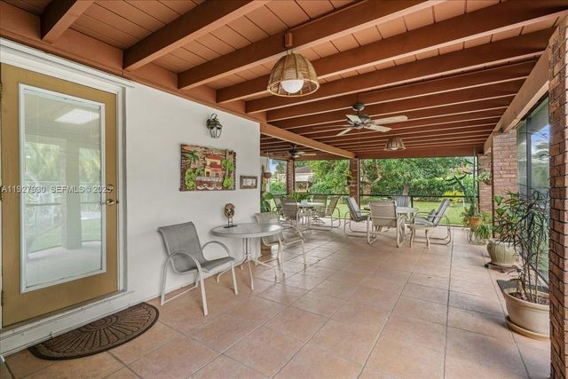 232 NW 15th St, Homestead, FL 33030