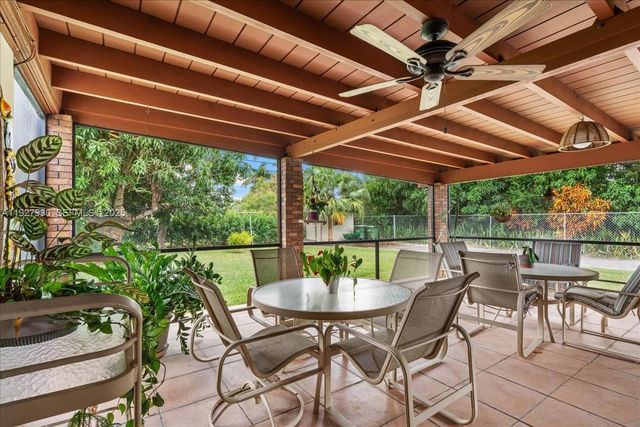 232 NW 15th St, Homestead, FL 33030