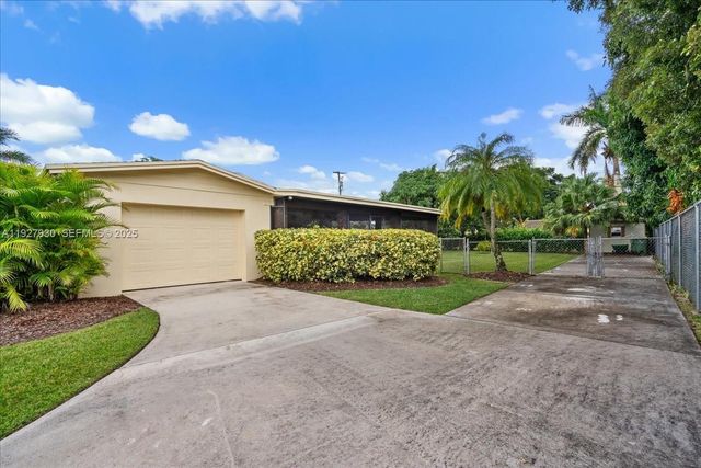 232 NW 15th St, Homestead, FL 33030