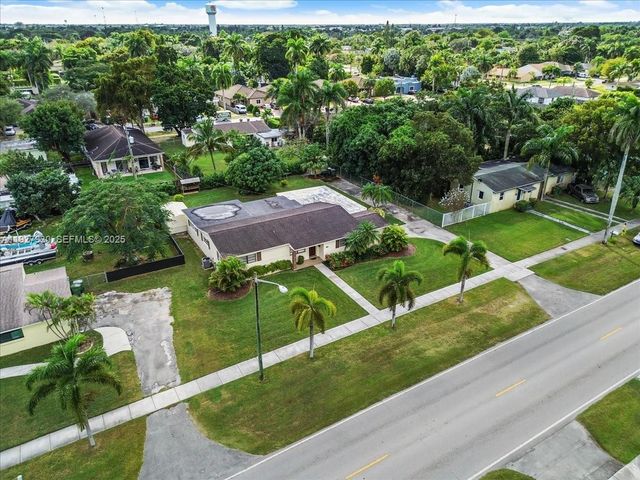 232 NW 15th St, Homestead, FL 33030