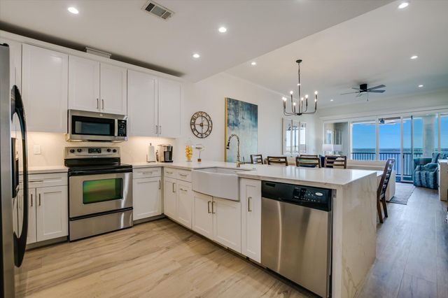 1001 The Cape RD 33, Horseshoe Bay, TX 78657