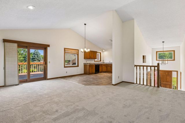 4635 Yorktown Lane N, Plymouth, MN 55442