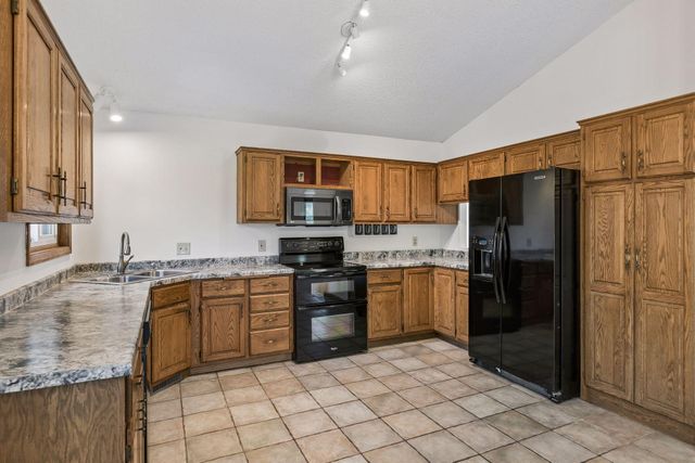4635 Yorktown Lane N, Plymouth, MN 55442
