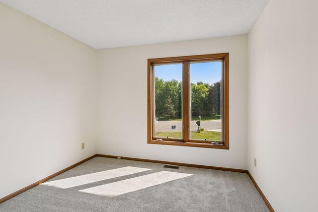 4635 Yorktown Lane N, Plymouth, MN 55442