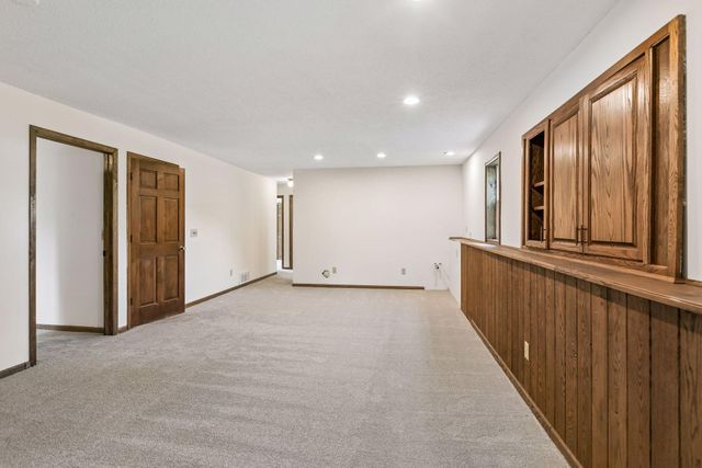 4635 Yorktown Lane N, Plymouth, MN 55442