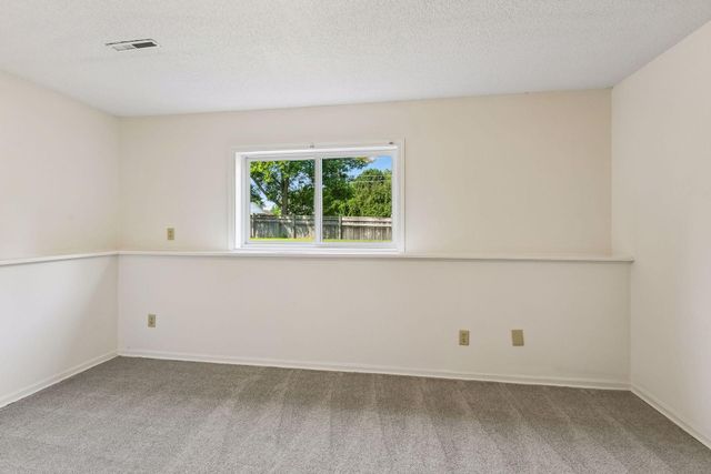 4635 Yorktown Lane N, Plymouth, MN 55442