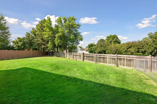 4635 Yorktown Lane N, Plymouth, MN 55442