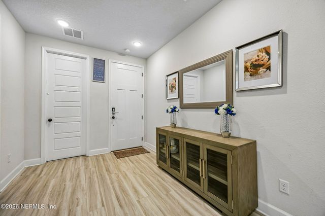 11537 ADMIRAL CV Drive, Jacksonville, FL 32221