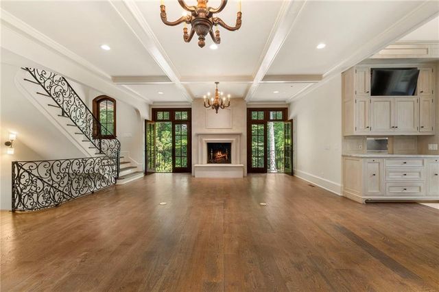35 Valley Road NW, Atlanta, GA 30305