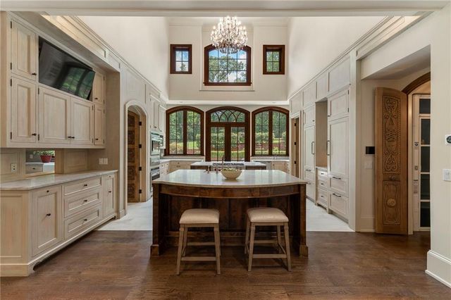 35 Valley Road NW, Atlanta, GA 30305
