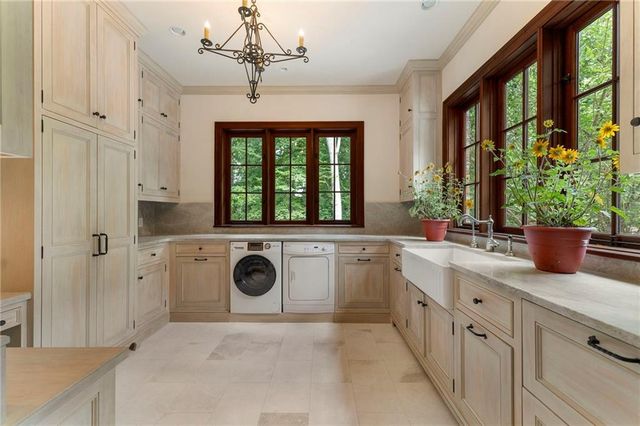 35 Valley Road NW, Atlanta, GA 30305