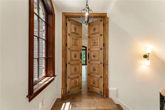 35 Valley Road NW, Atlanta, GA 30305